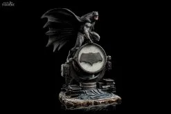 DC Comics: Zack Snyder's Justice League - Figurine Batman On Batsignal Deluxe, Art Scale -Jeux Vidéo Soldes Magasin dc comics zack snyder justice league figurine batman batsignal deluxe art scale 3